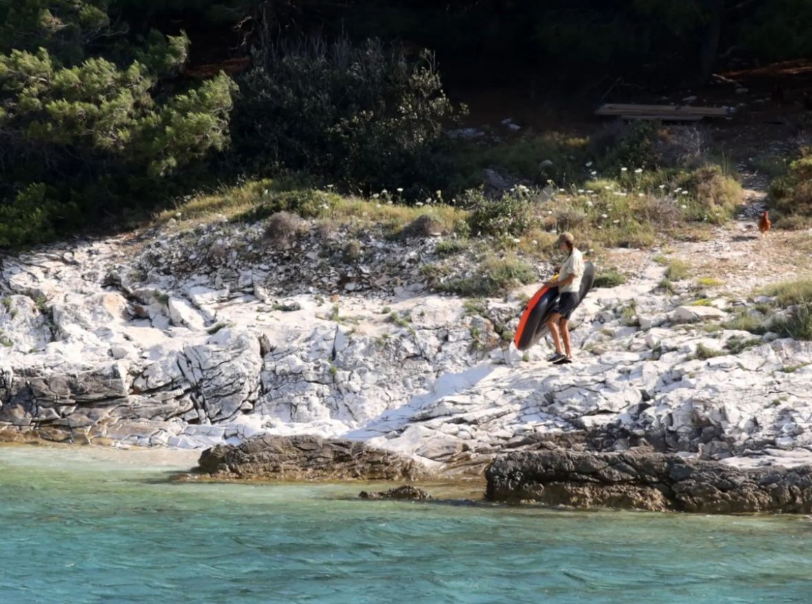 Bogata manekenka umislila da je pusti otok njen: ‘Ovo je Hrvatska, mogu što hoću’