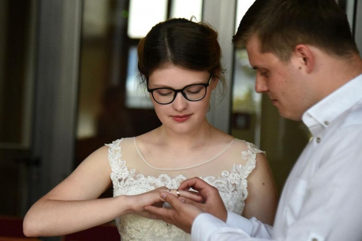 Ljubav jača od rata: Vjenčali se Ukrajinac i Ruskinja, za kuma uzeli Bosanca