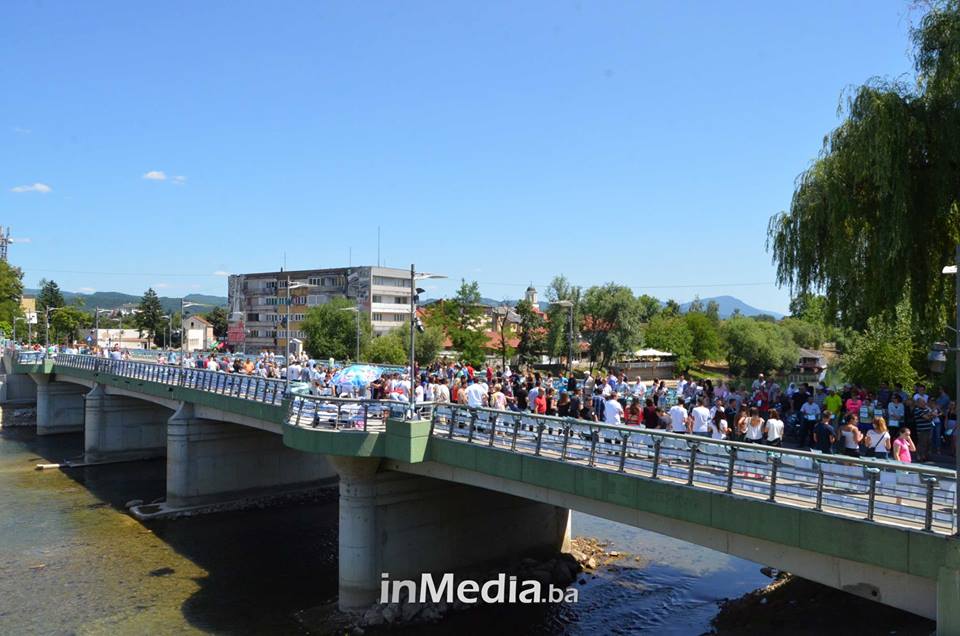 Sanski Most se sjeća Srebrenice