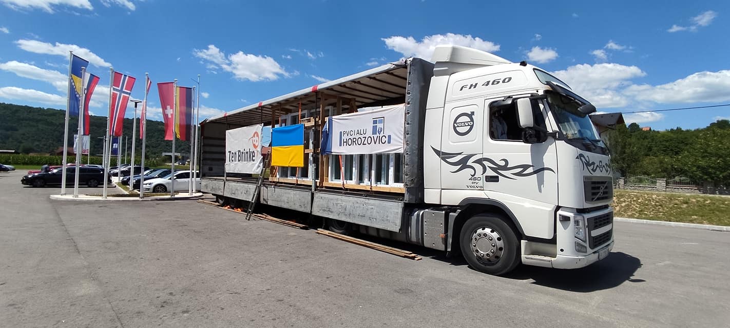 BRAVO Donacija stolarije iz Sanskog Mosta za Ukrajinu