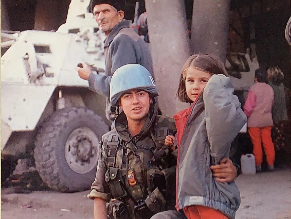 Prepoznajte li djevojčicu Alisu: Traži je bivši učesnik mirovne misije UN