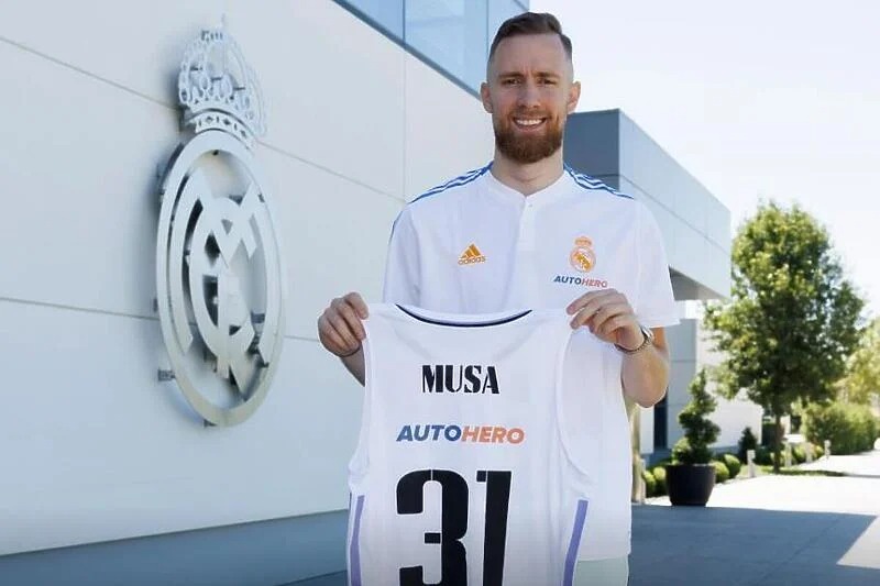 Džanan Musa je zvanično novi košarkaš Real Madrida