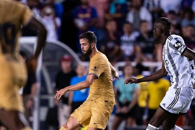 Pjanić odigrao zapaženu partiju u sjajnom meču između Barcelone i Juventusa