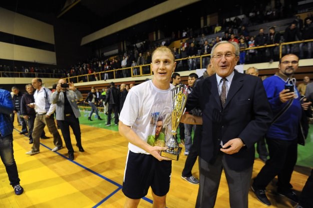 Senijad Ibričić jedan od najboljih igrača dvoranskih prvenstava