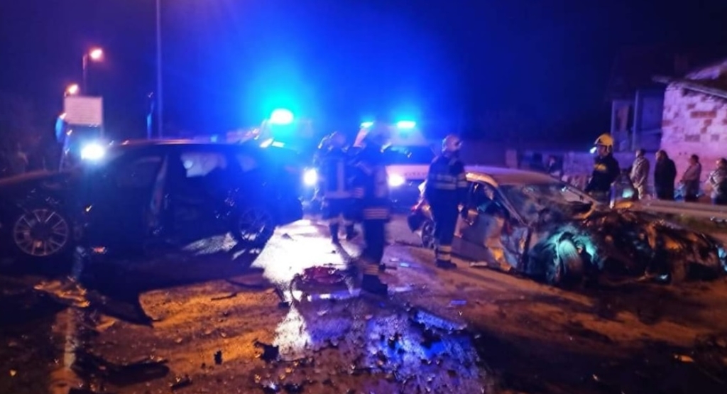 Stravična nesreća kod Doboja: Dvoje poginulih, šestero povrijeđeno u sudaru tri vozila