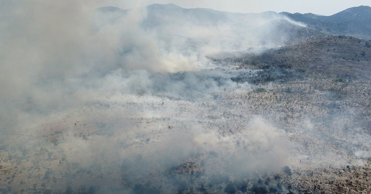 Požar u Neumu i dalje aktivan, nema opasnosti za naseljena mjesta