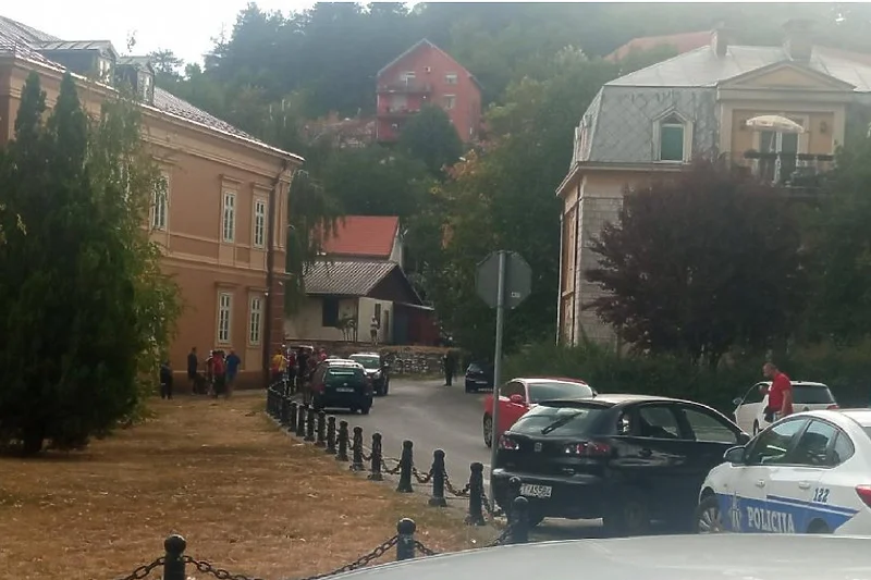 Masakr u Crnoj Gori. Ubijeno najmanje 11 ljudi, među njima četvero djece￼