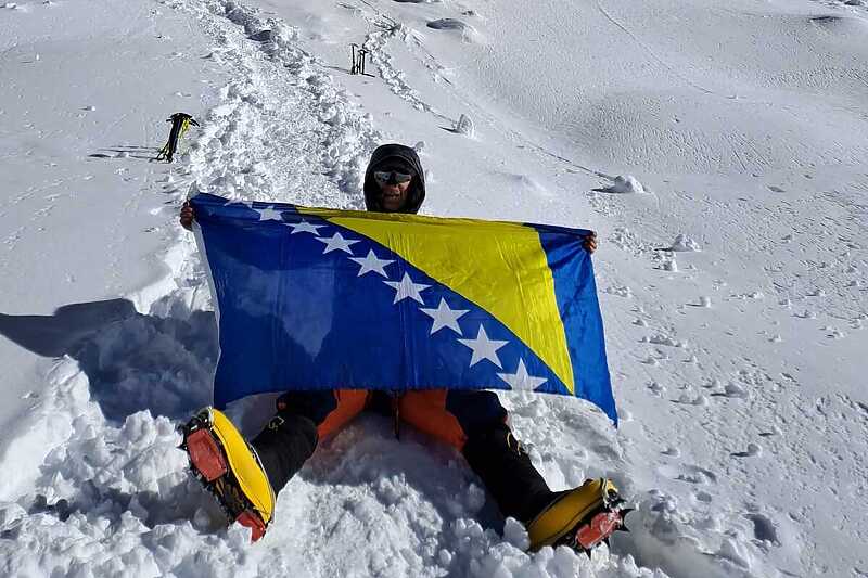 Bh. zastava na Himalajima: Alpinist Jasmin Kličić osvojio vrh Island Peak