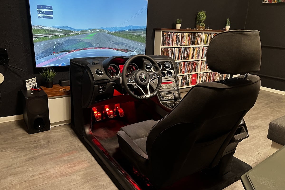 Gamer napravio sjajan simulator, koristio unutrašnjost Alfa Romeo Brere