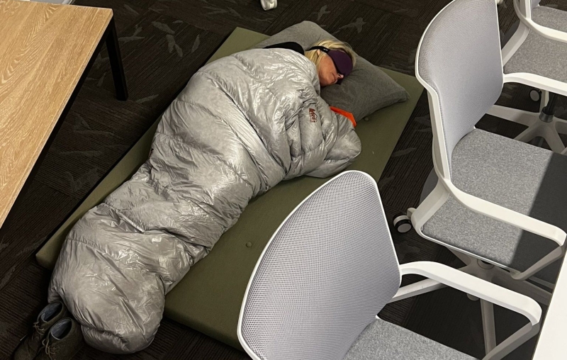 Fotografija iz ureda direktorice Twittera: Otkad je Musk vlasnik, spava se na poslu