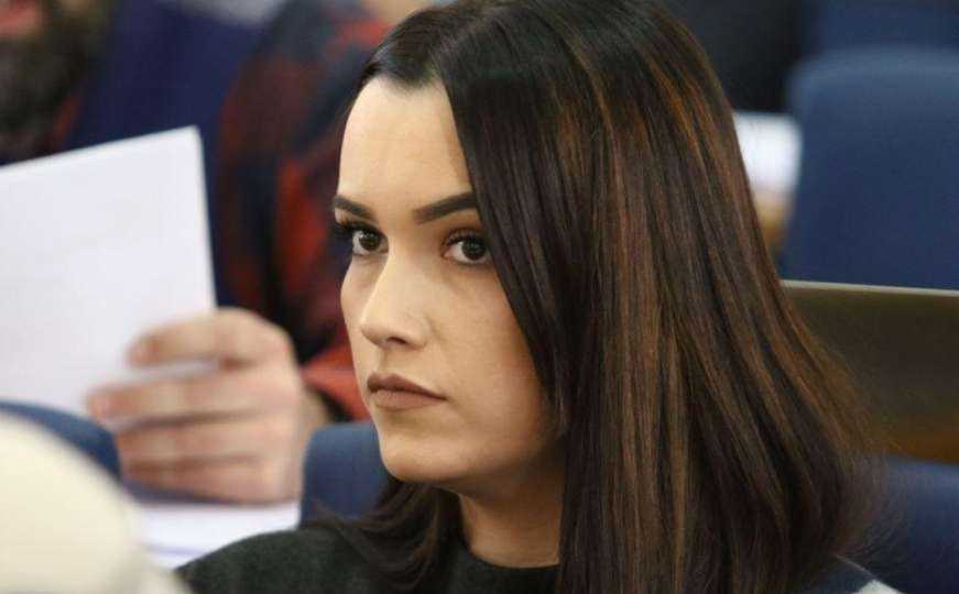 Arijana Memić poslala poruku sudijama i tužiocima u BiH: “Ma nećemo, ‘gospodo’, više da vam šutimo”