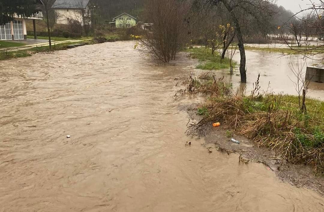 Prve informacije o poplavama u BiH; objavljeno i novo upozorenje za građane