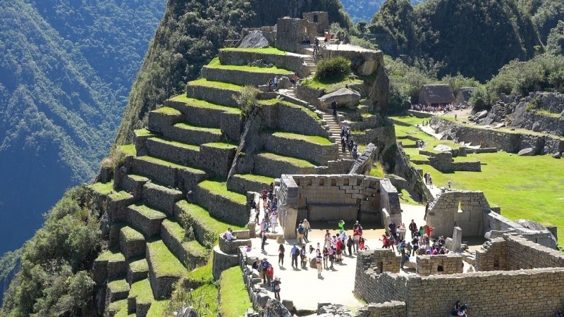 Hiljade turista zaglavljeno u Machu Picchuu zbog nemira u Peruu, putevi i željezničke pruge blokirane
