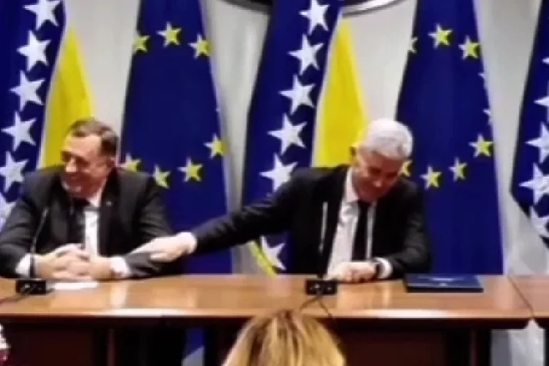 Nikšić izjavio da kandidatski status nije rezultat stare vlade pa Dodik i Čović prasnuli u smijeh