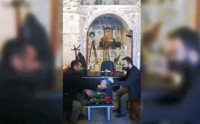 Reakcije na spaljivanje Kur'ana: Muslimani u Turskoj dijelili ruže vjernicima u crkvama