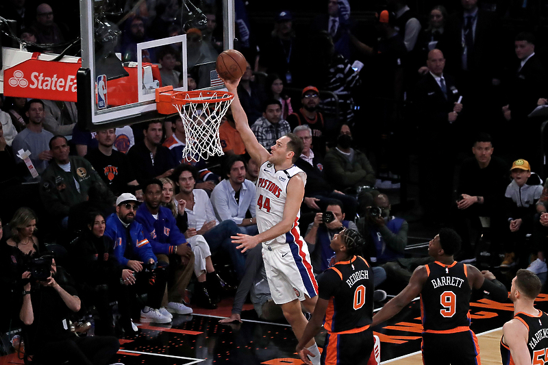Sjajni Bogdanović nedovoljan Pistonsima, Durant zablistao na debiju za Sunse