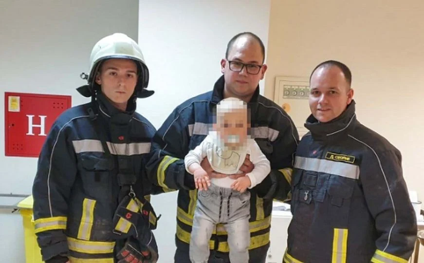 Divna priča iz BiH: Kako su vatrogasci spasili jednogodišnju bebu