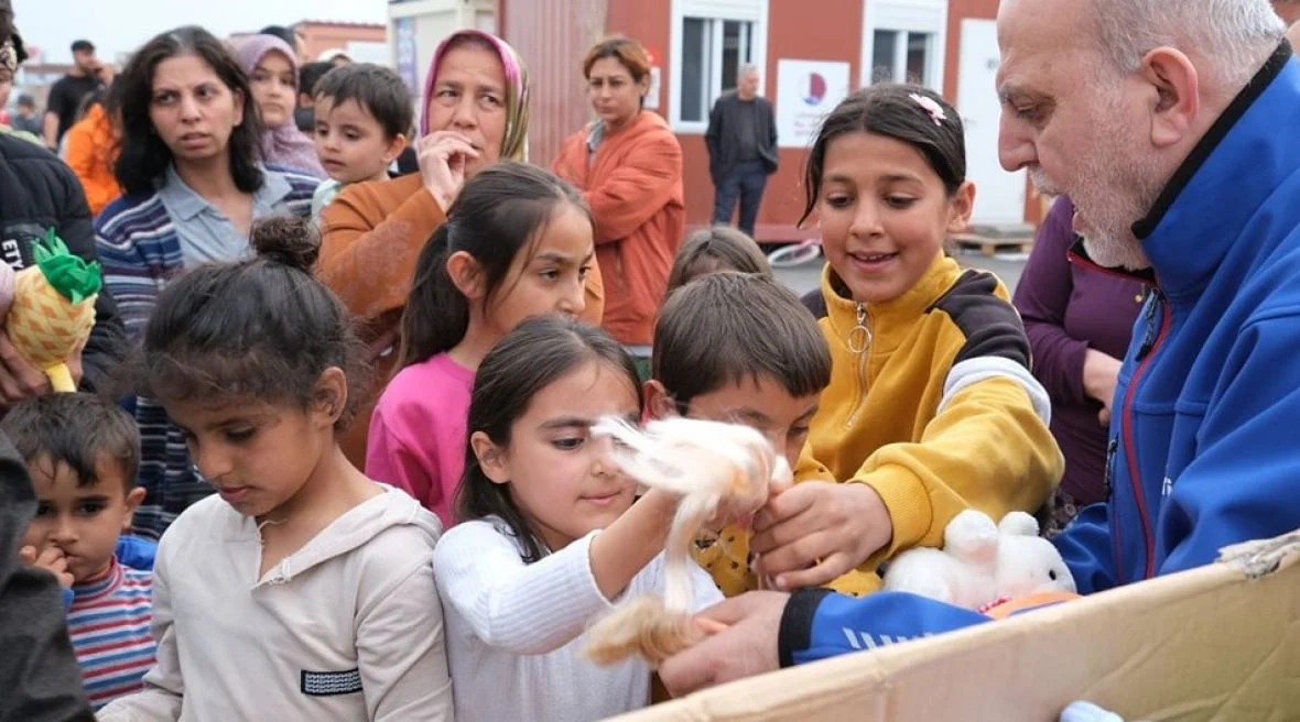 Udruženje Pomozi.ba objavilo emotivne fotografije iz Turske: Pomoć stigla i do najmlađih