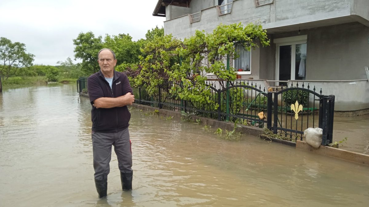 Borba naših sugrađana: Poplava pa potres, pa poplava pa opet poplava