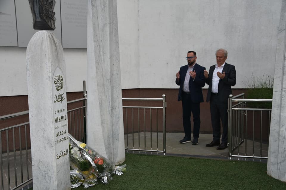 Potpredsjednik FBiH Refik Lendo posjetio mezar rahmetli Mehmeda Alagića