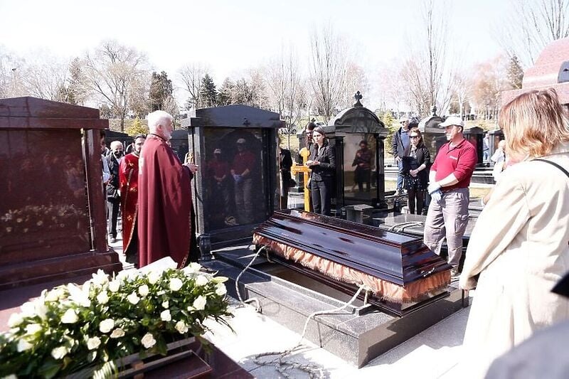 U Beogradu sahranjene prve žrtve masakra u osnovnoj školi