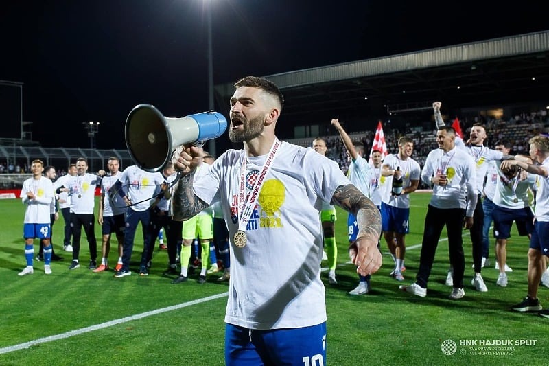 Livaja zgrozio hrvatsku javnost zbog pjevanja pjesme, prijeti mu suspenzija na 12 utakmica