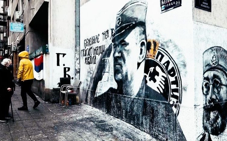 Nakon masovnih pucnjava u Srbiji ponovo krenulo brisanje murala zločincu Mladiću u Beogradu
