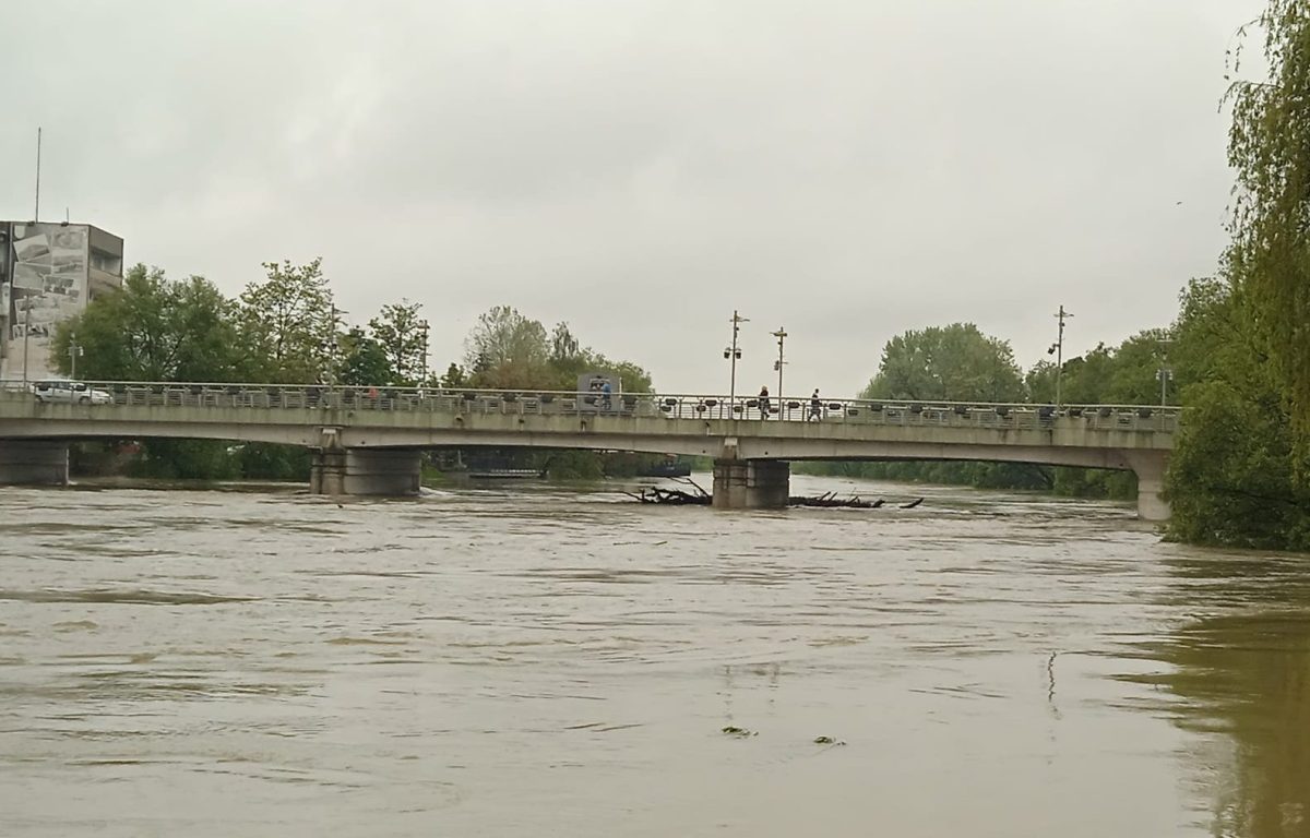Vlada RS-a šalje pomoć stanovništvu Unsko-sanskog kantona koje je pogođeno poplavama