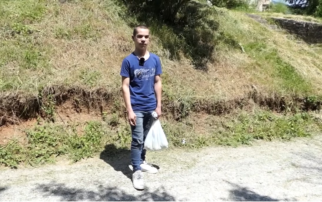 Mladić iz Bugojna bere zovu za 2 KM kako bi pomogao majci i sestri