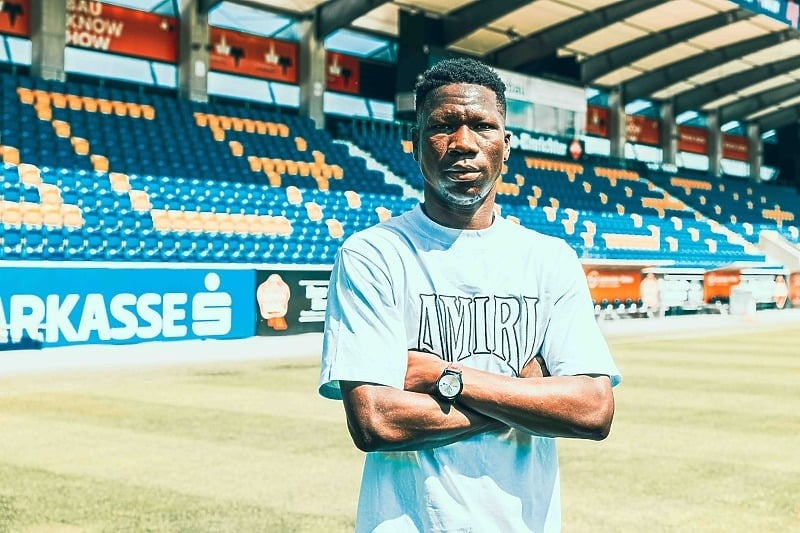 Mladi Kamerunac potpisao za novi klub, navijači šokirani njegovim izgledom: Imao je 20 godina prije 20 godina