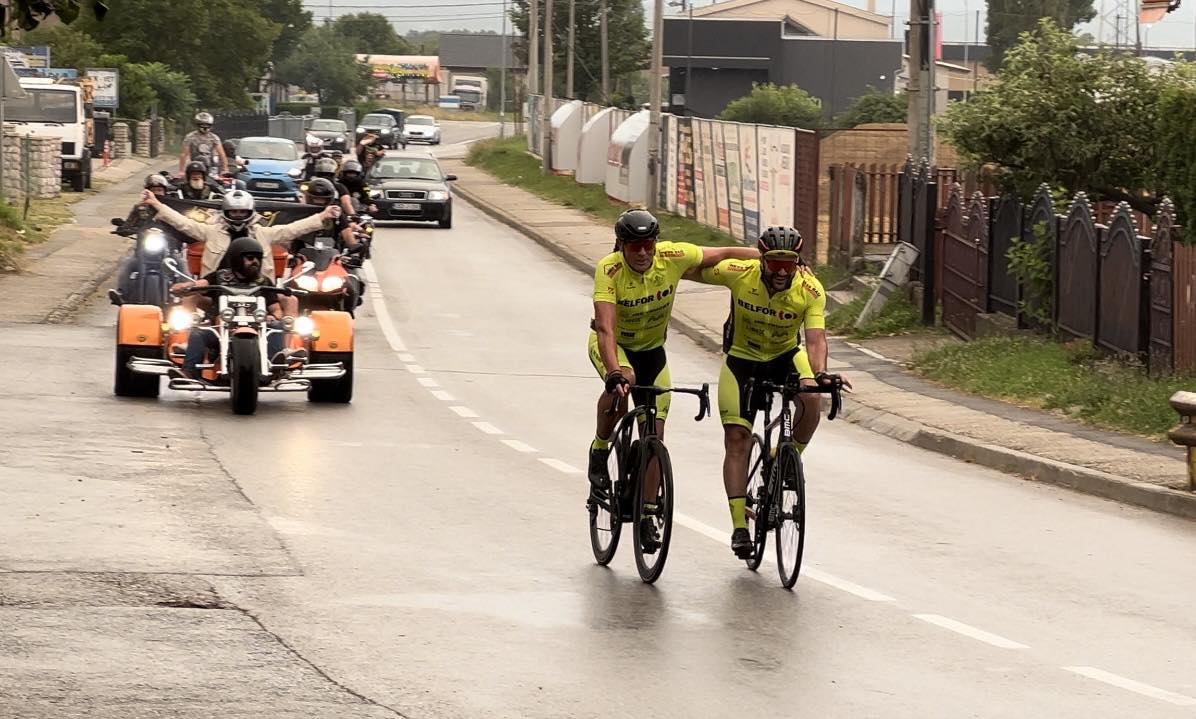Kozarački biciklisti Sabit Džonlagić i Amel Bešlagić sretno stigli u Kozarac nakon 900 odveženih kilometara