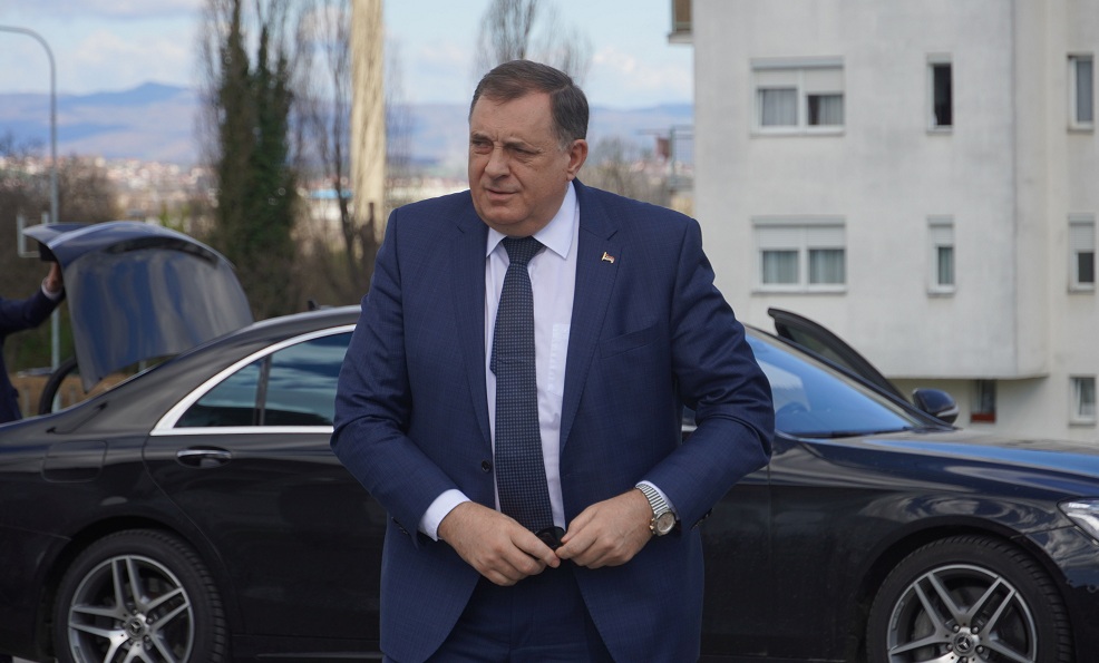 Možda je vrijeme praznika, ali Dodik ponovo prijeti i utvrđuje pregovaračke pozicije