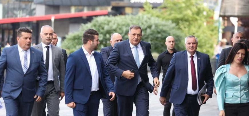 Šta se dešava u Sarajevu: Milorad Dodik napustio sastanak s Trojkom, samo izašao