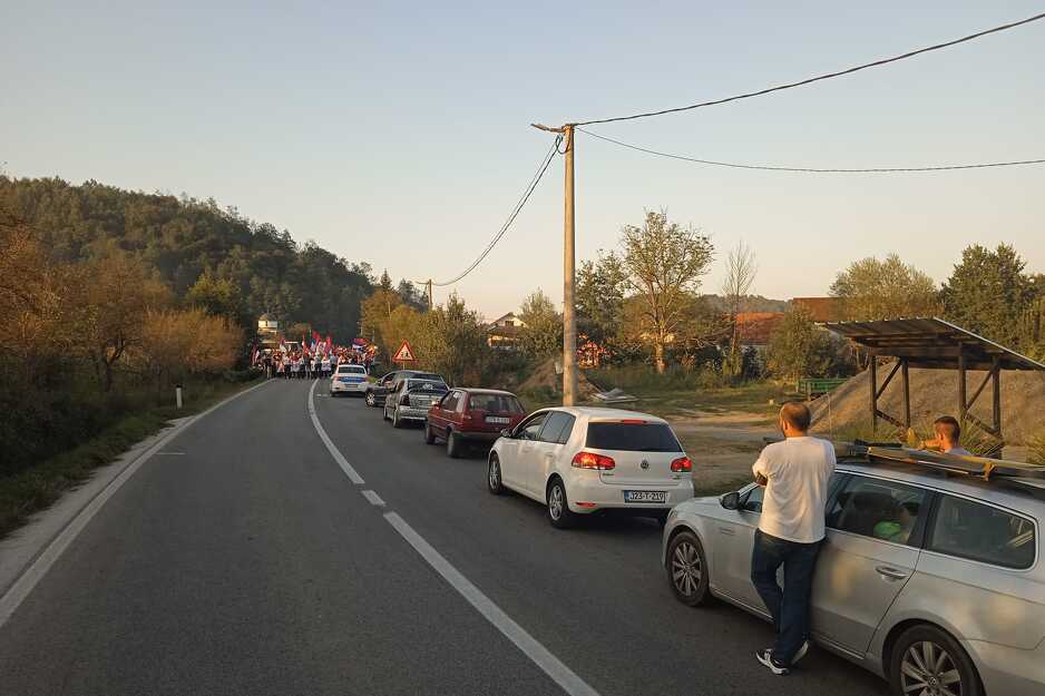 Protesti “Granica postoji” na međuentitetskim linijama, blokiran put prema Sanskom Mostu