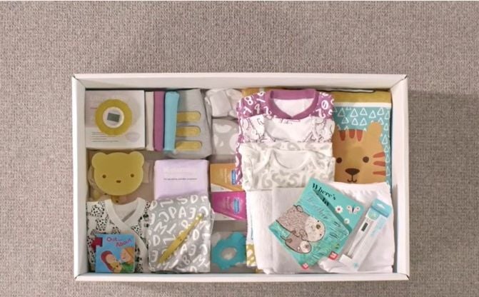 Kutija za bebe: Pogledajte šta u Škotskoj od vlade dobijaju roditelji novorođenčadi