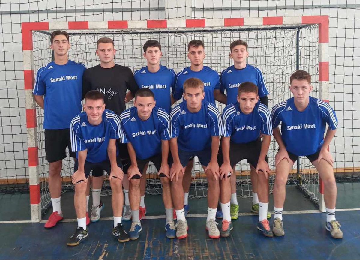 Sanski srednjoškolci trijumfalno osvojili kantonalno prvenstvo u malom nogometu