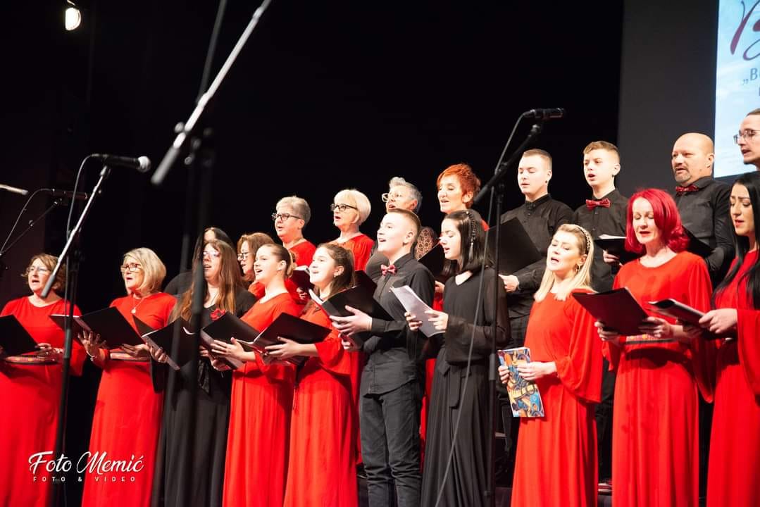Hor “Harmonija” na koncertu u Prijedoru