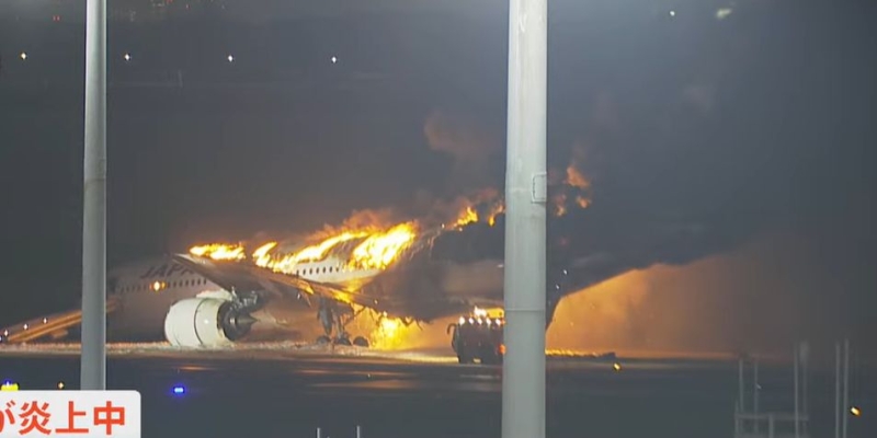 Avion Japan Airlinesa se zapalio prilikom slijetanja u Tokio