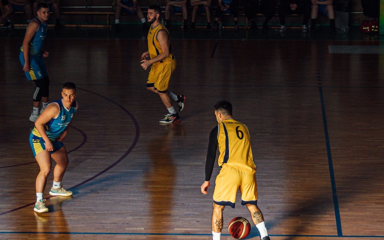 Jakupović zaigrao i košarku