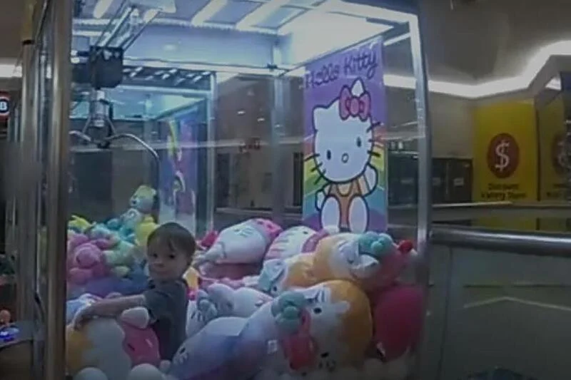 Australska policija spasila dječaka nakon što je ušao u automat za hvatanje igračaka