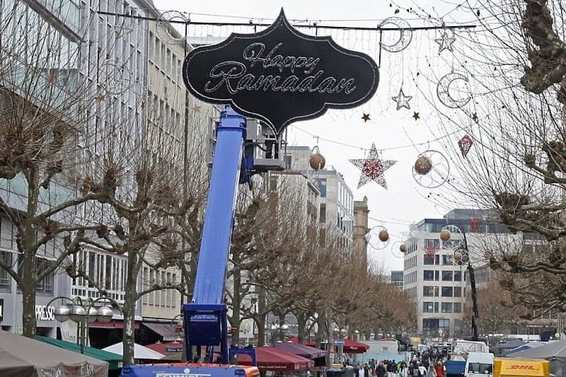 Frankfurt je prvi njemački grad koji je ukrasio ulice za ramazan, slijedi ga Keln