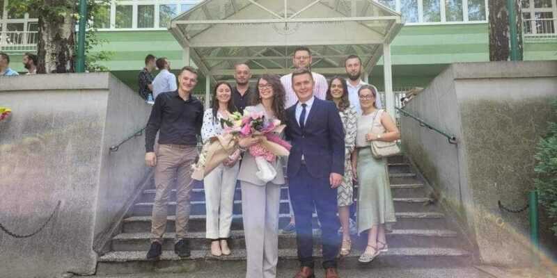 Pozitivna i lijepa priča: Brat i sestra iz Travnika doktorirali u istom danu