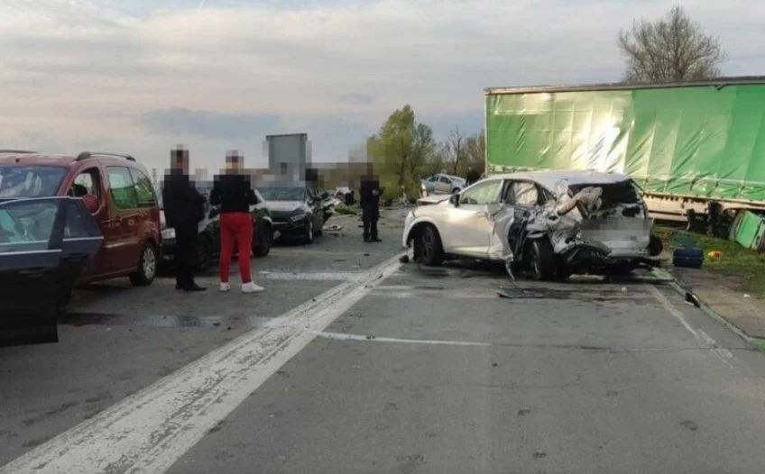 Novi detalji užasa na granici Hrvatske i BiH: Pijavi vozač skrivio nesreću i povrijedio 18 osoba