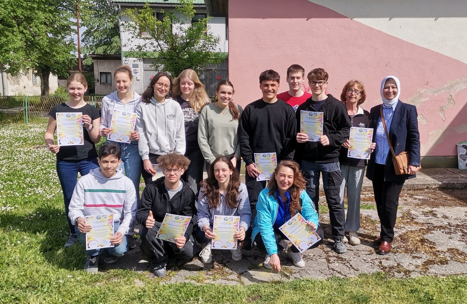 Nizozemski volonteri okrečili školu u Sanskom Mostu