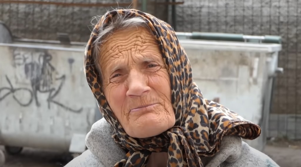 Baka Hasema godinama spavala na ulici u Bugojnu, dobila kuću, ali nema para da je opremi